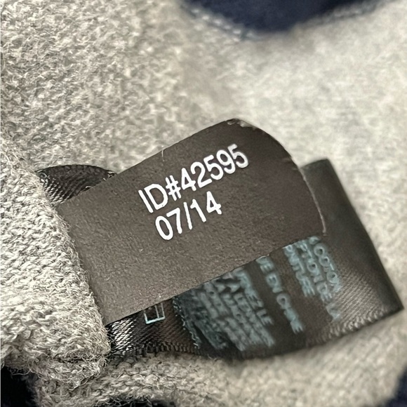 Express Mens Sweater Size M VTG Y2K V-Neck Rugby Embroidered Knit Pull Over - Picture 6 of 10